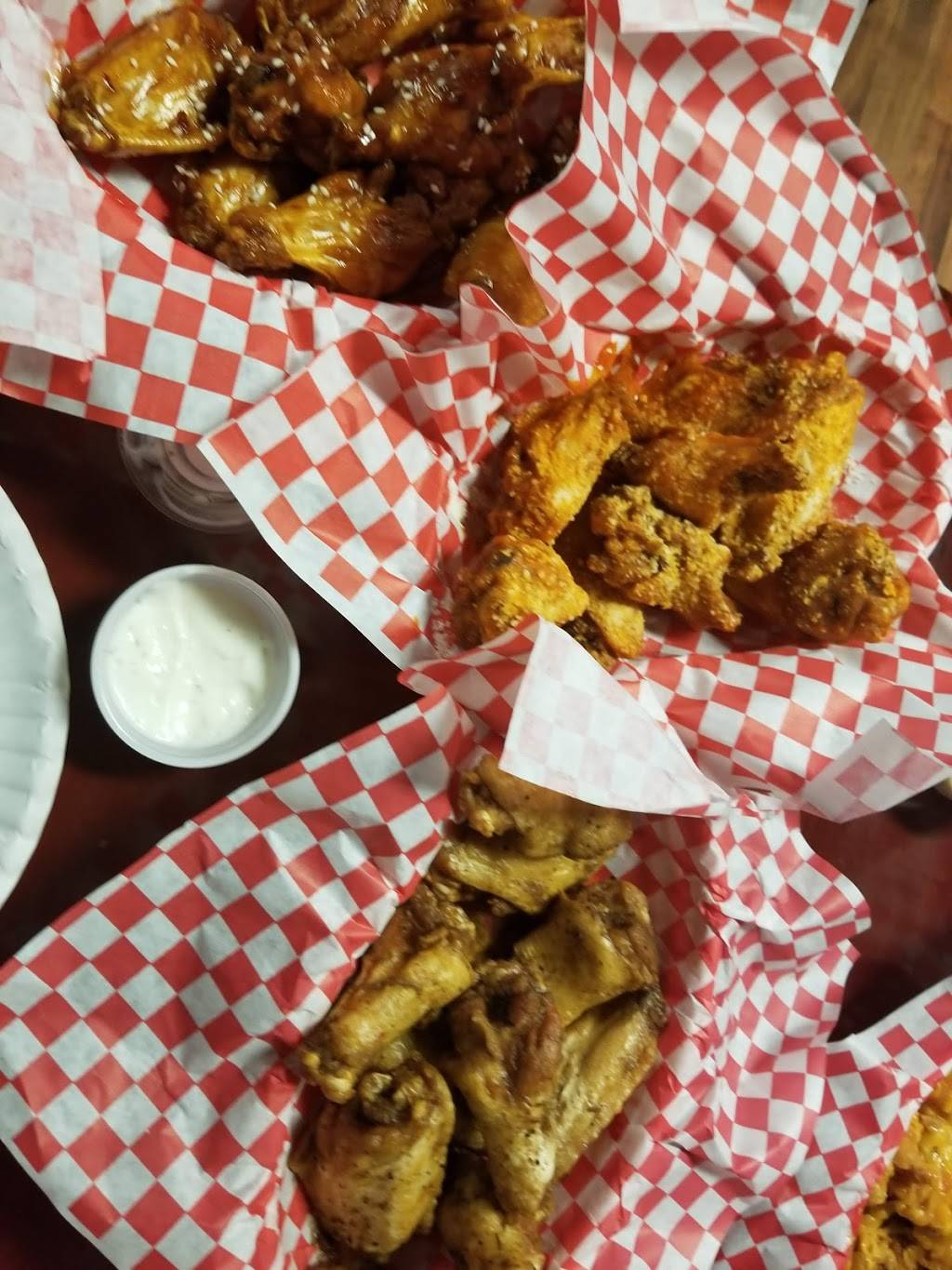 Wild Wings  n Things | restaurant | 3609 Austin Bluffs Pkwy #16, Colorado Springs, CO 80918, USA | 7195745888 OR +1 719-574-5888