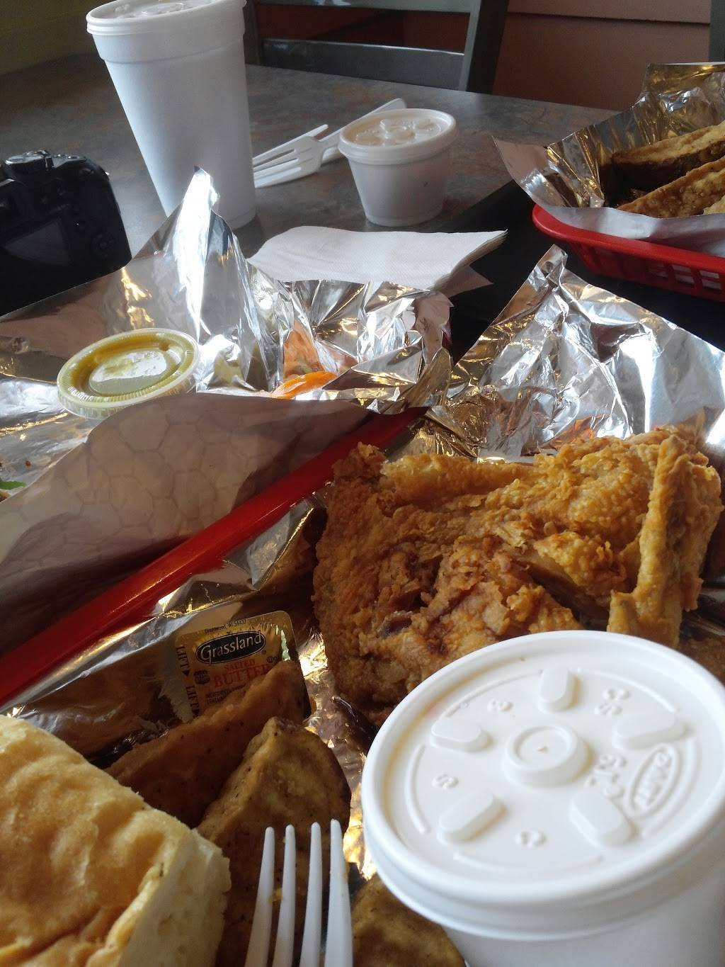 Toms Carry Out | meal takeaway | 3840 S Harlem Ave, Lyons, IL 60534, USA | 7084429331 OR +1 708-442-9331