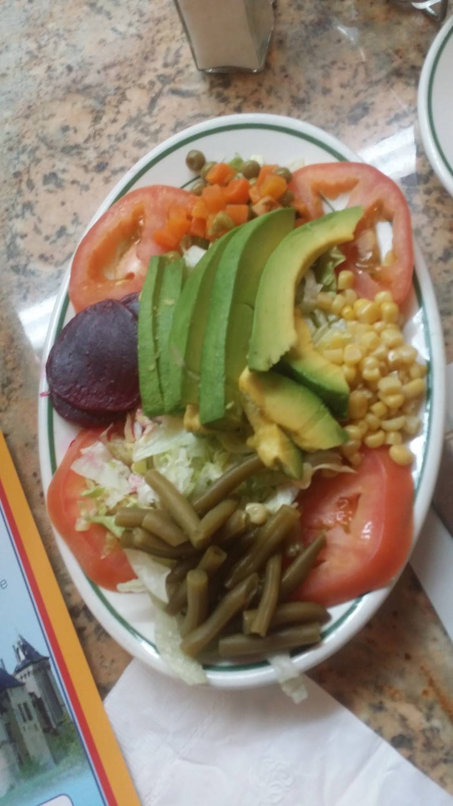 El Castillo De Jagua 2 | restaurant | 521 Grand St A, New York, NY 10002, USA | 2129950244 OR +1 212-995-0244