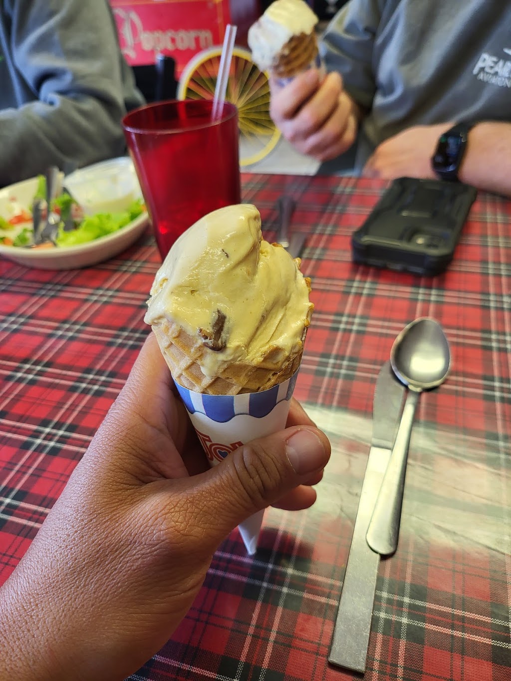 Daisy Jos Icecream Parlour | restaurant | 97 M-35, Gwinn, MI 49841, USA | 9063462005 OR +1 906-346-2005