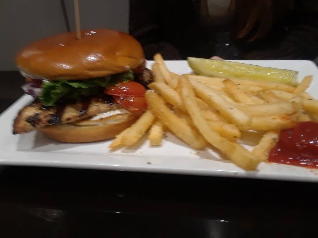 Amerikanos Grille | restaurant | 998 Del Mar Dr #108, Lady Lake, FL 32159, USA | 3526338027 OR +1 352-633-8027