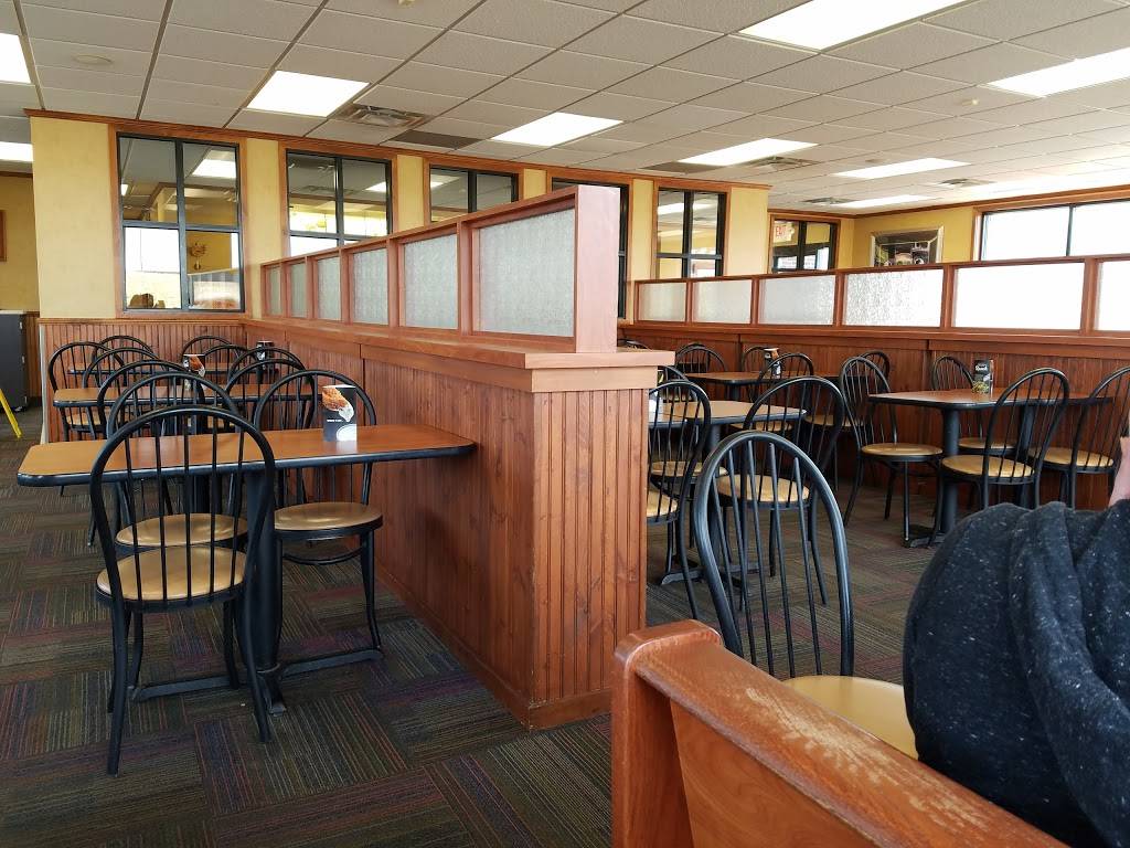 Runza Restaurant | restaurant | 430 168th St, Omaha, NE 68118, USA | 4022893555 OR +1 402-289-3555