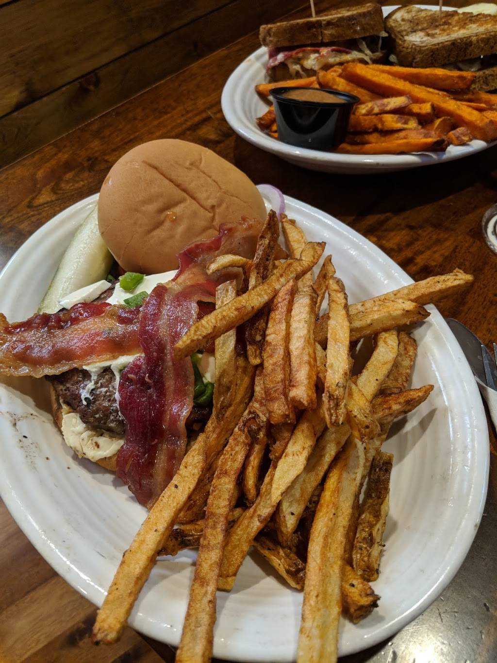 Roadhouse Bar and Grill | restaurant | 10188 US-34, Grand Lake, CO 80447, USA | 9706279300 OR +1 970-627-9300