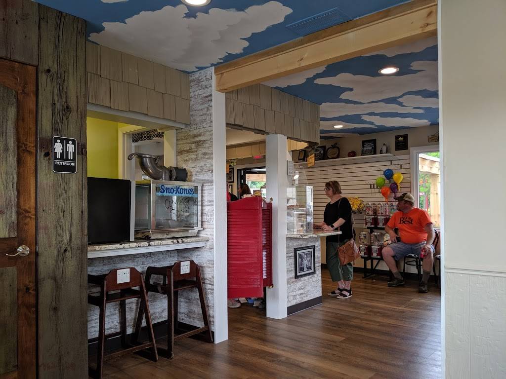 Apple Knockers Ice Cream Parlor | restaurant | 220 W Prairie St, Vicksburg, MI 49097, USA | 2696491880 OR +1 269-649-1880