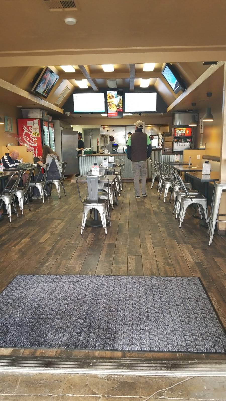 El Toro Del Cerro | restaurant | 6358 Del Cerro Blvd, San Diego, CA 92120, USA | 6192878541 OR +1 619-287-8541