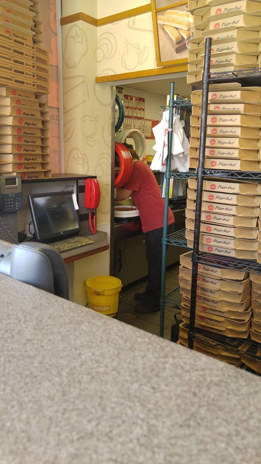 Pizza Hut | meal takeaway | 205 Washington Blvd, Ogden, UT 84404, USA | 8016273000 OR +1 801-627-3000