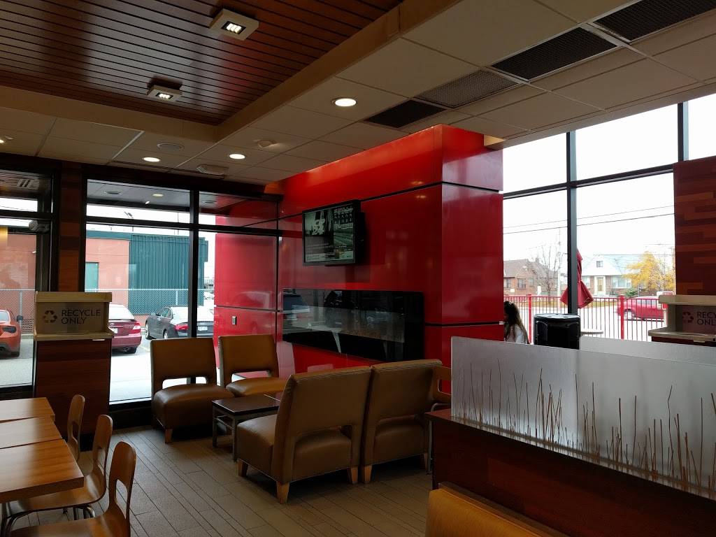 Wendys | restaurant | 1569 The Queensway, Etobicoke, ON M8Z 1T8, Canada | 4162517991 OR +1 416-251-7991