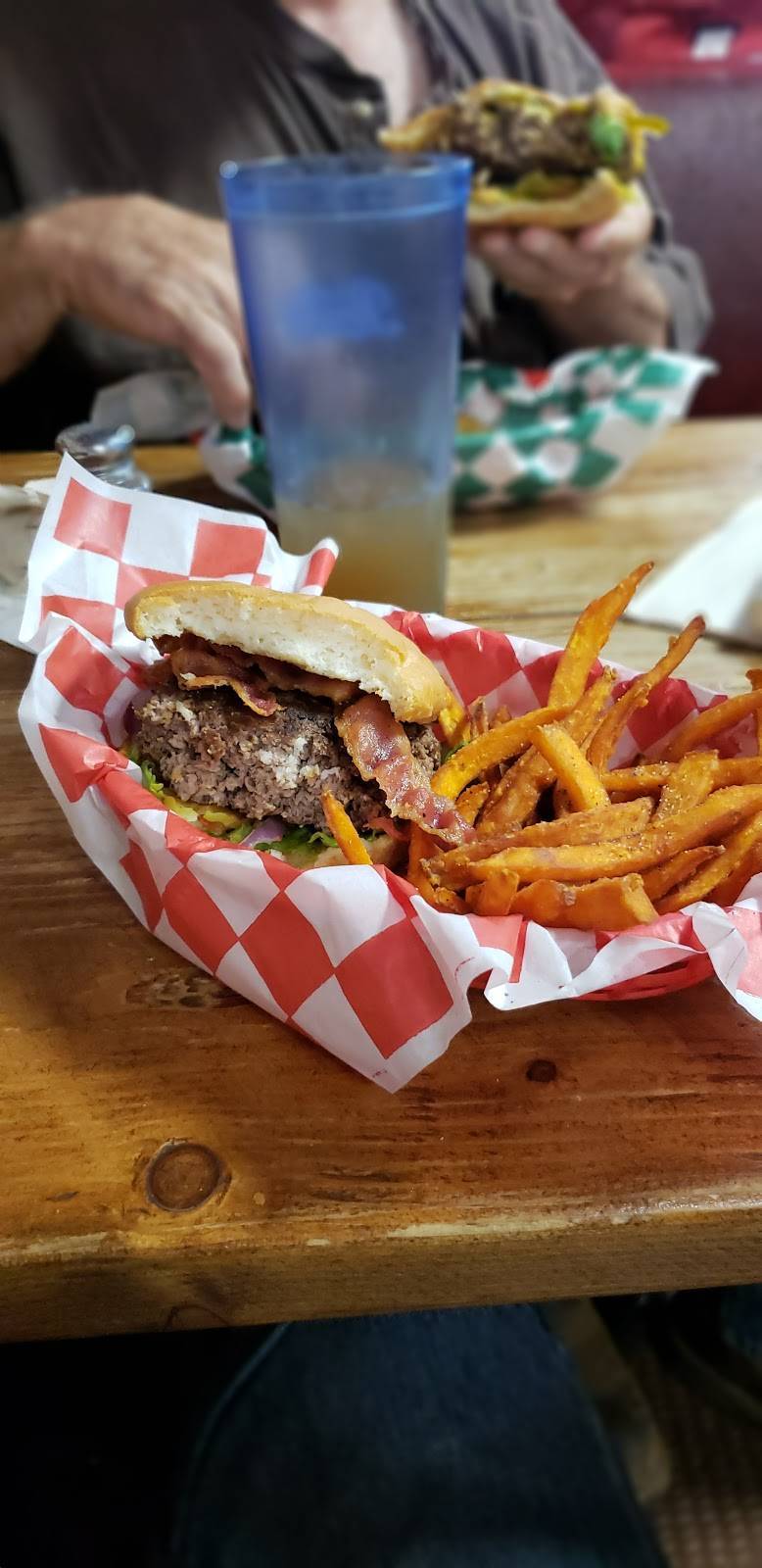 East Texas Burger Co | restaurant | 126 E Broad St, Mineola, TX 75773, USA | 9035693140 OR +1 903-569-3140
