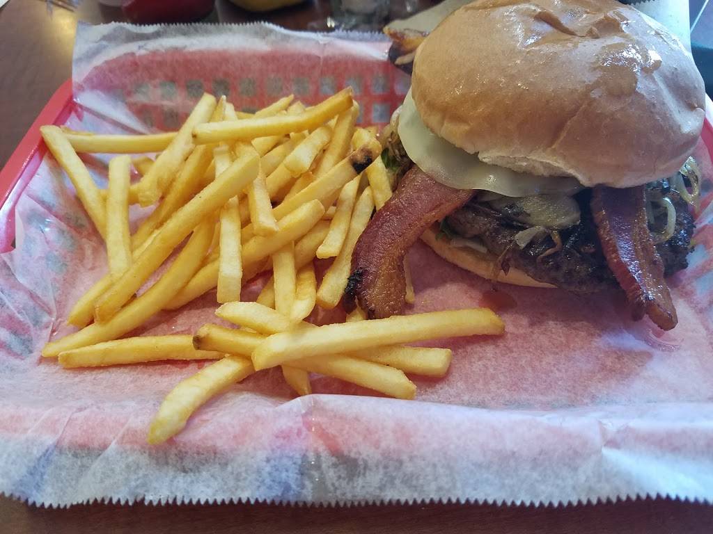 Burgers & Brats | restaurant | 6214, 6100 Long Prairie Rd #300, Flower Mound, TX 75028, USA | 9725399110 OR +1 972-539-9110