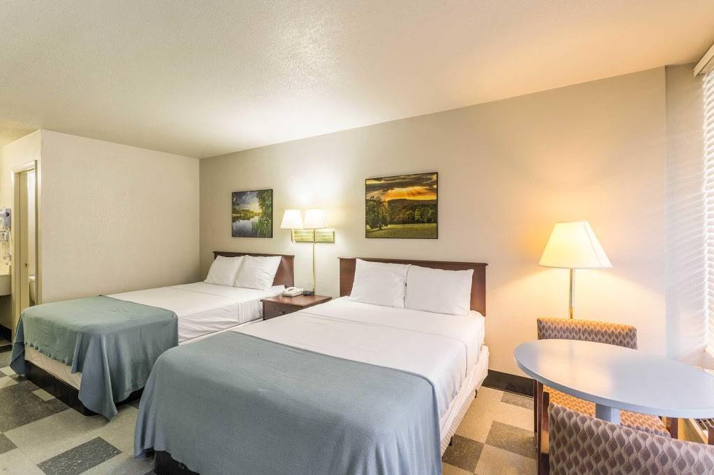 Rodeway Inn | restaurant | 5032 Hwy 230W, Only, TN 37140, USA | 9317295450 OR +1 931-729-5450