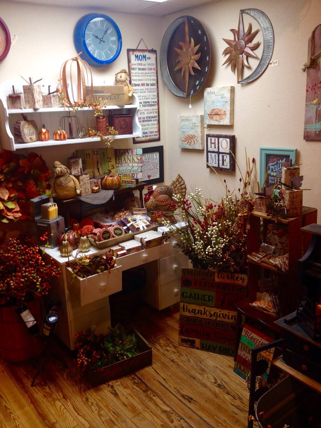 Montross Pharmacy/Gift Shop/Fountain | cafe | 120 N 1st Ave, Winterset, IA 50273, USA | 5154622282 OR +1 515-462-2282