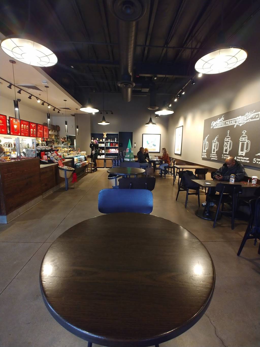 Starbucks | cafe | 14880 Dale Evans Pkwy #900, Apple Valley, CA 92307, USA | 7602409527 OR +1 760-240-9527