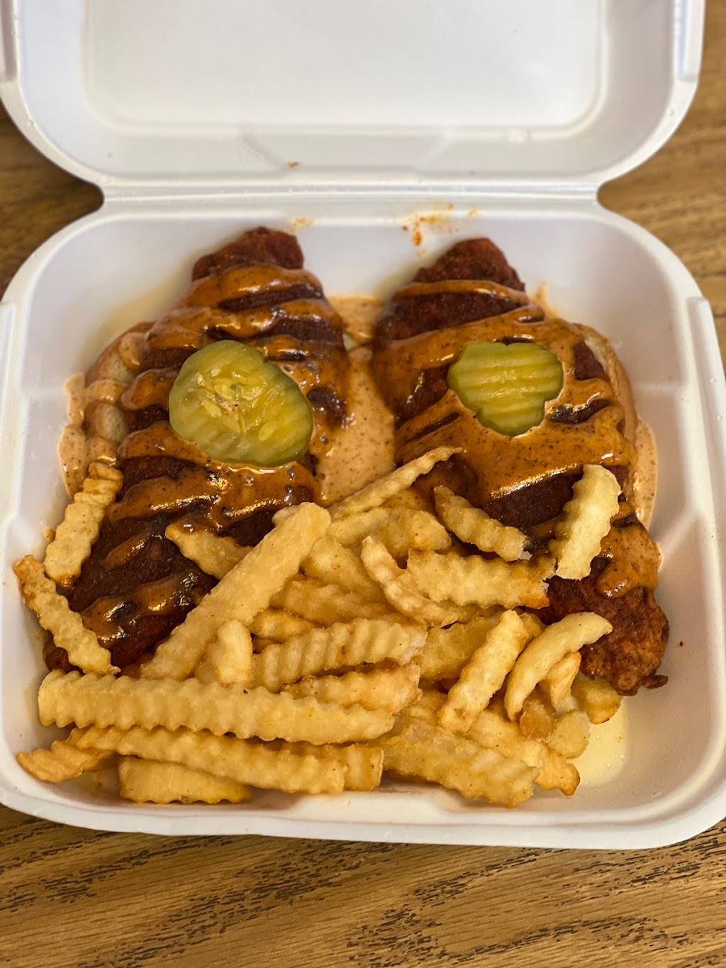 Habibis Hot Chicken | restaurant | 2955 W Ball Rd, Anaheim, CA 92804, USA | 6572561125 OR +1 657-256-1125