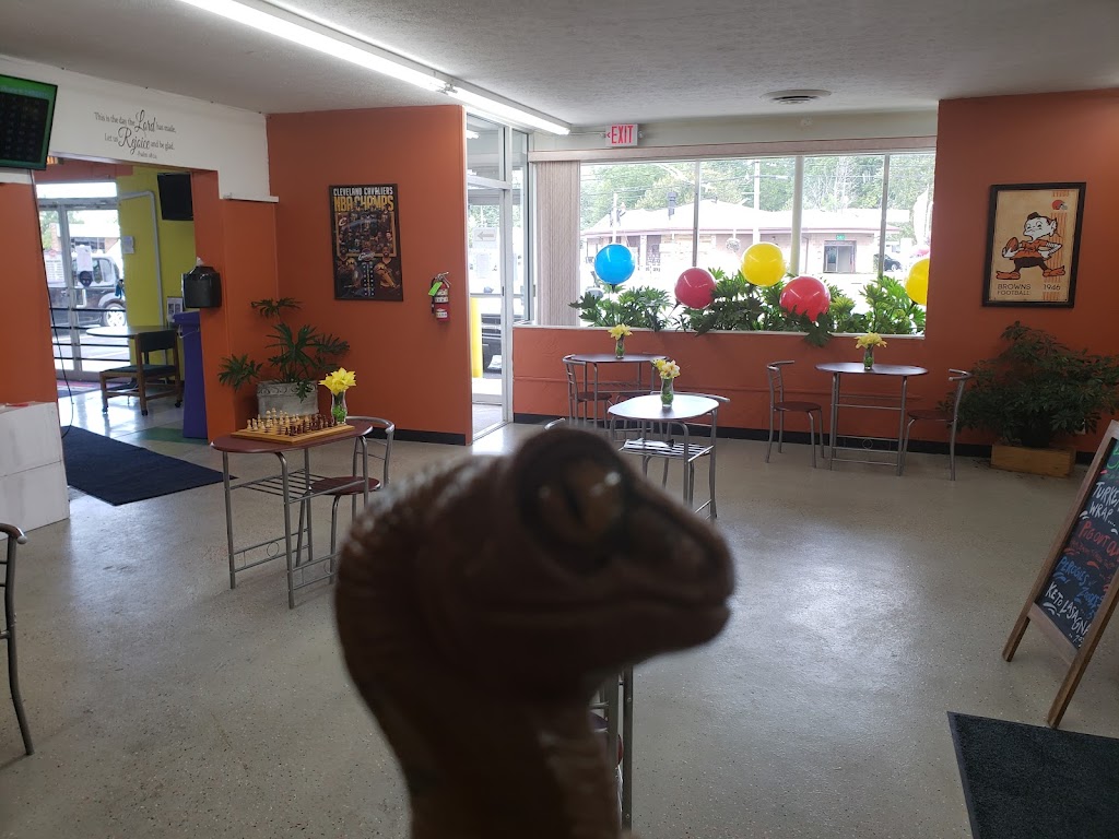 Palumbo’s Beverage and Deli | restaurant | 31606 Vine St, Willowick, OH 44095, USA | 4405375887 OR +1 440-537-5887