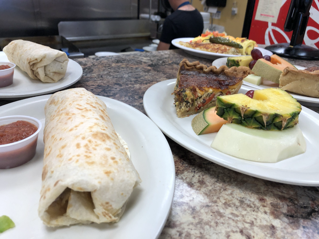 Livingstons | restaurant | 9747 E 21st St N, Wichita, KS 67206, USA | 3166860488 OR +1 316-686-0488