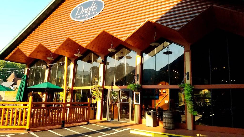 Drafts Burger Bar | restaurant | 240 River Rd, Gatlinburg, TN 37738, USA | 8654365161 OR +1 865-436-5161