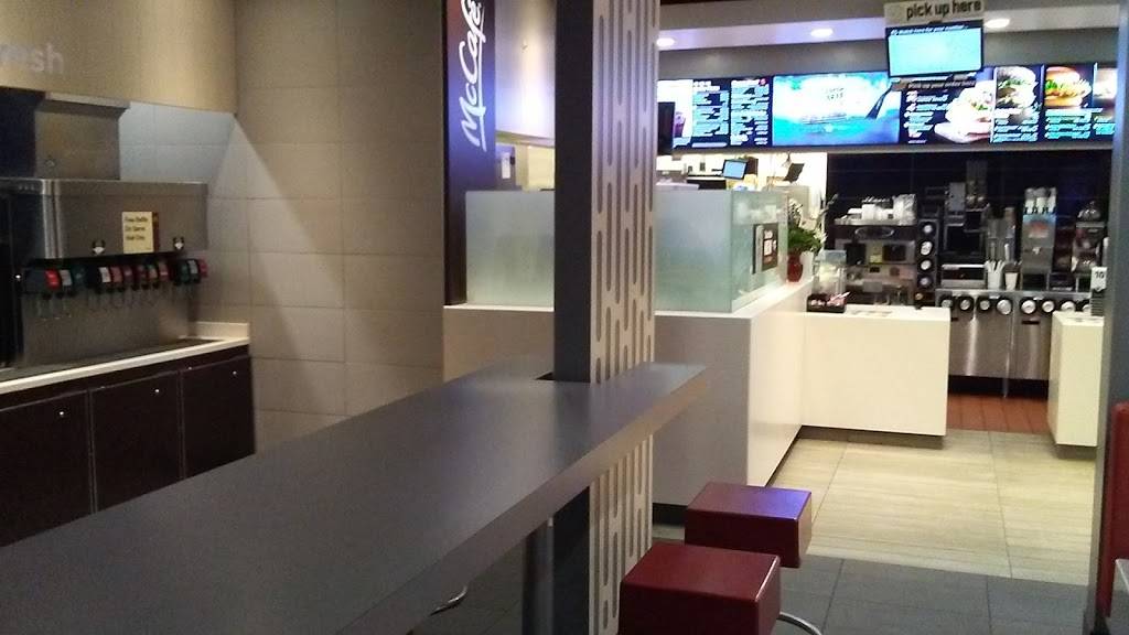 McDonalds | cafe | 209 E Wade St, Trenton, FL 32693, USA | 3524630414 OR +1 352-463-0414