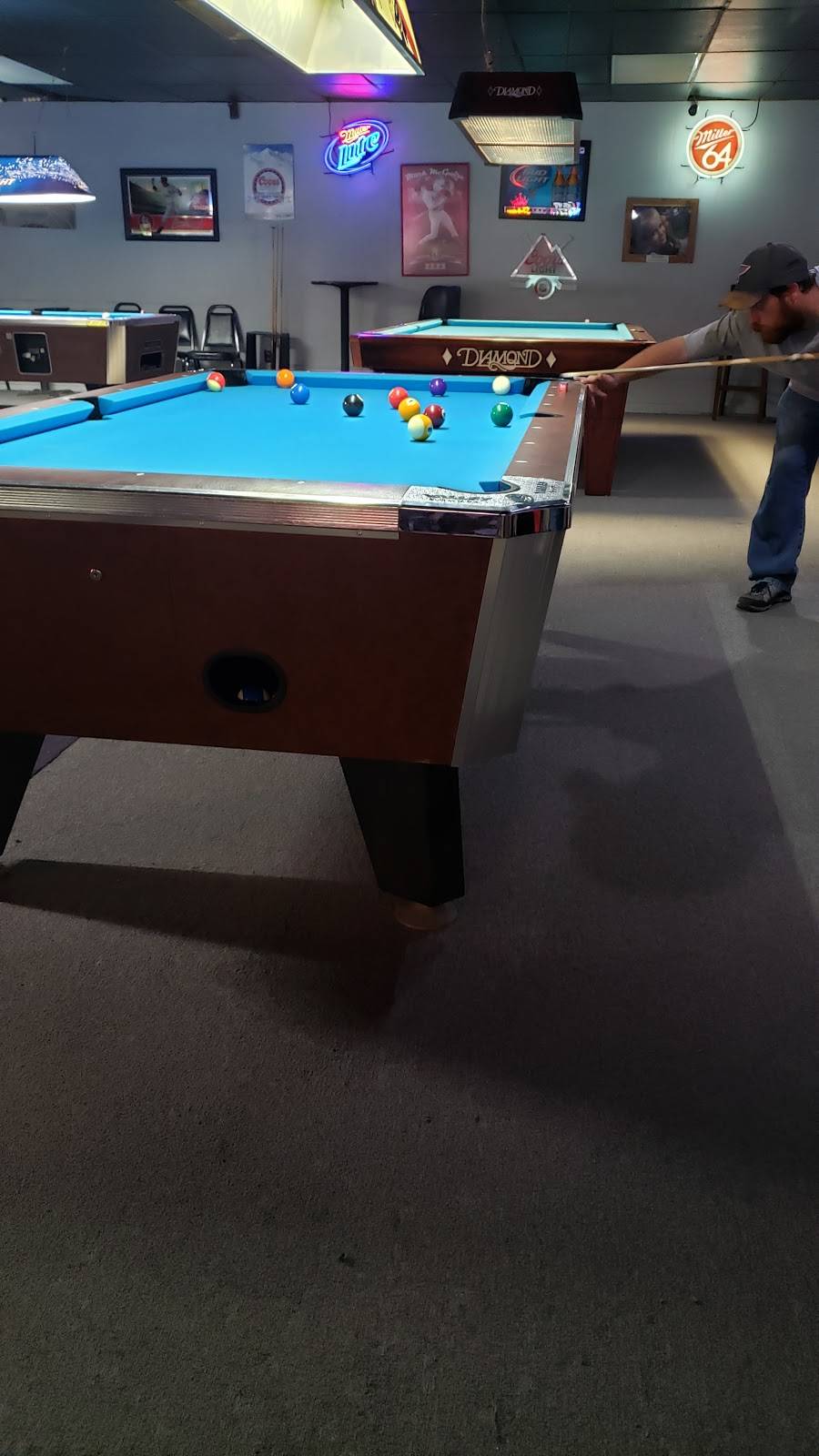 J RS Bar & Billiards | restaurant | 829 S Kingshighway, Cape Girardeau, MO 63701, USA | 5738032750 OR +1 573-803-2750