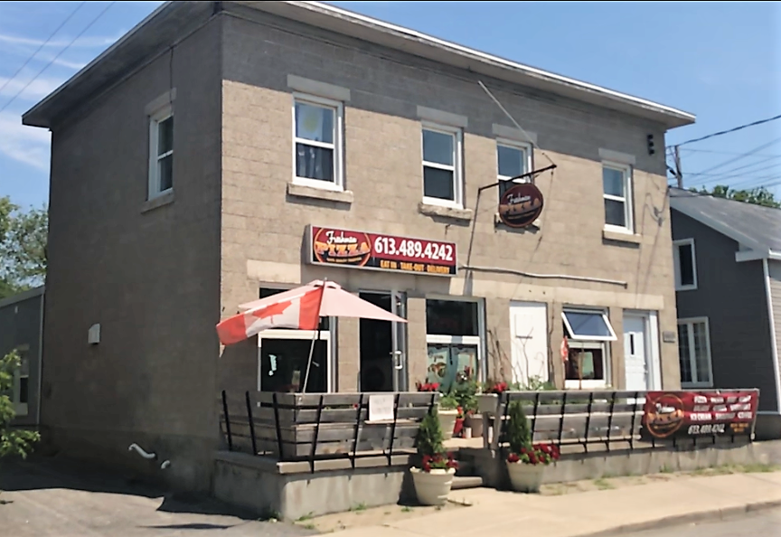 Freshman Pizza | restaurant | 6601 Fourth Line Rd, North Gower, ON K0A 2T0, Canada | 6134894242 OR +1 613-489-4242