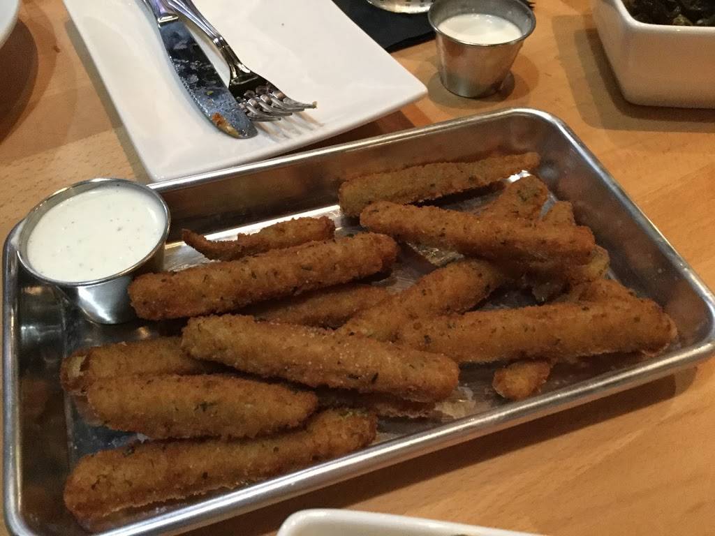 The Bunker Hill Bar & Grill Valencia | restaurant | 24201 W, Valencia Blvd #3690, Valencia, CA 91355, USA | 6612862312 OR +1 661-286-2312