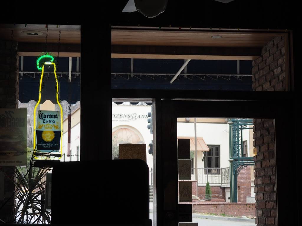 Pelicans Roost Fish & Chips | restaurant | 904 Lincoln Way, Auburn, CA 95603, USA | 5307459566 OR +1 530-745-9566