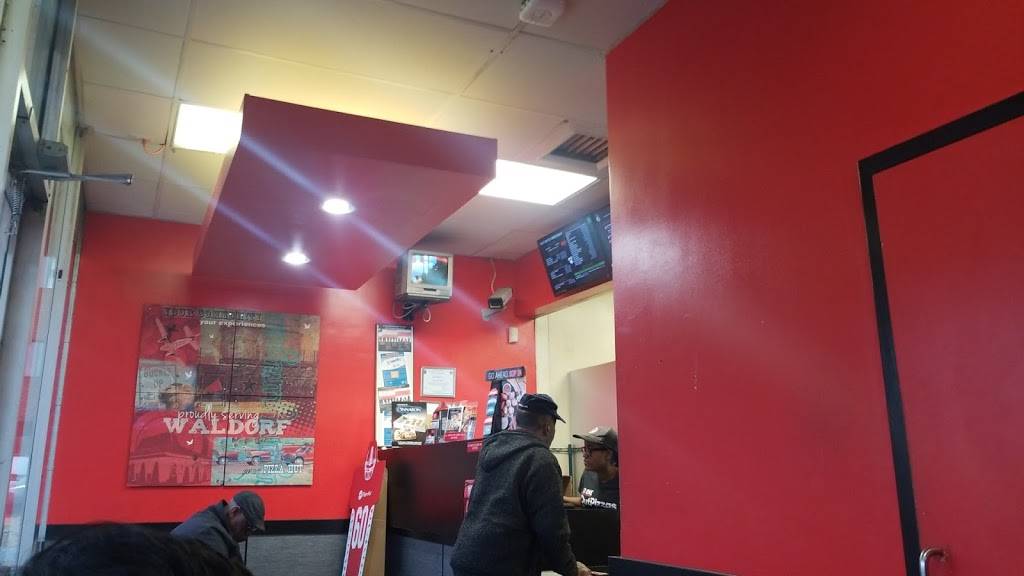 Pizza Hut | restaurant | 3220 Crain Hwy, Waldorf, MD 20603, USA | 3016455333 OR +1 301-645-5333