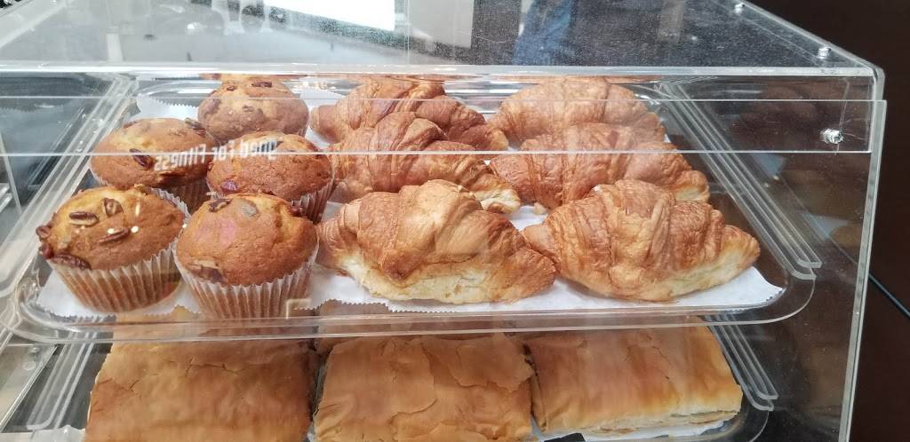 Sip 22 Coffee Lounge & Creperie | cafe | 5 Woodfield Mall, Schaumburg, IL 60173, USA | 2245208944 OR +1 224-520-8944