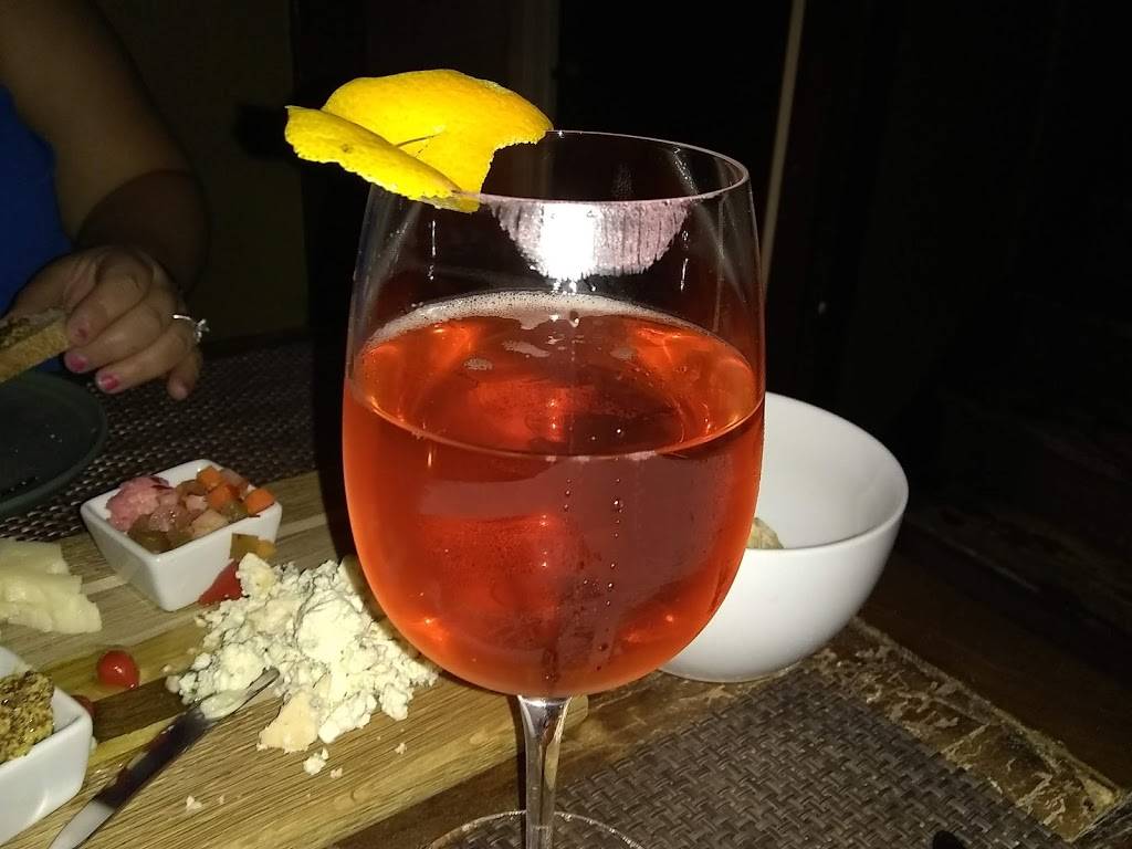 Wiltshire on Market | restaurant | 636 E Market St, Louisville, KY 40202, USA | 5025895224 OR +1 502-589-5224