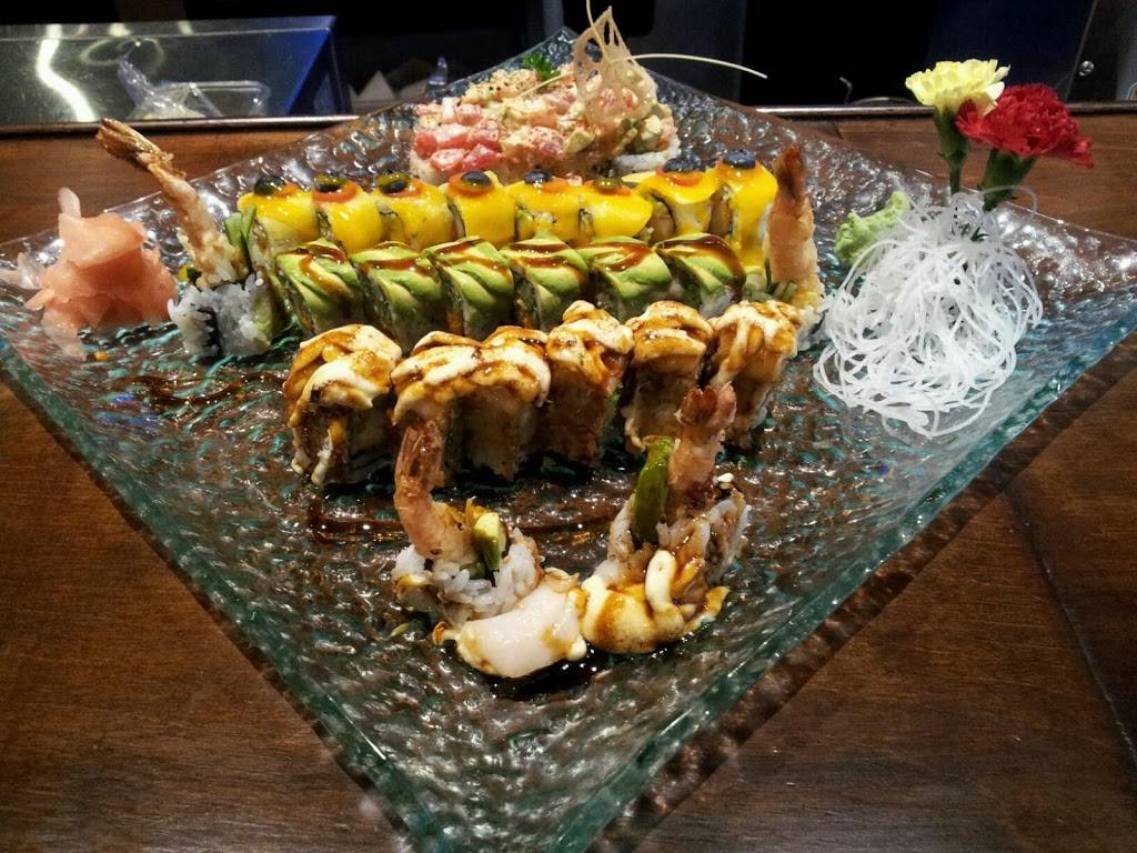 Sushi Den Teppanyaki | restaurant | 155 Wellington St E, Aurora, ON L4G 1J5, Canada | 9058413848 OR +1 905-841-3848
