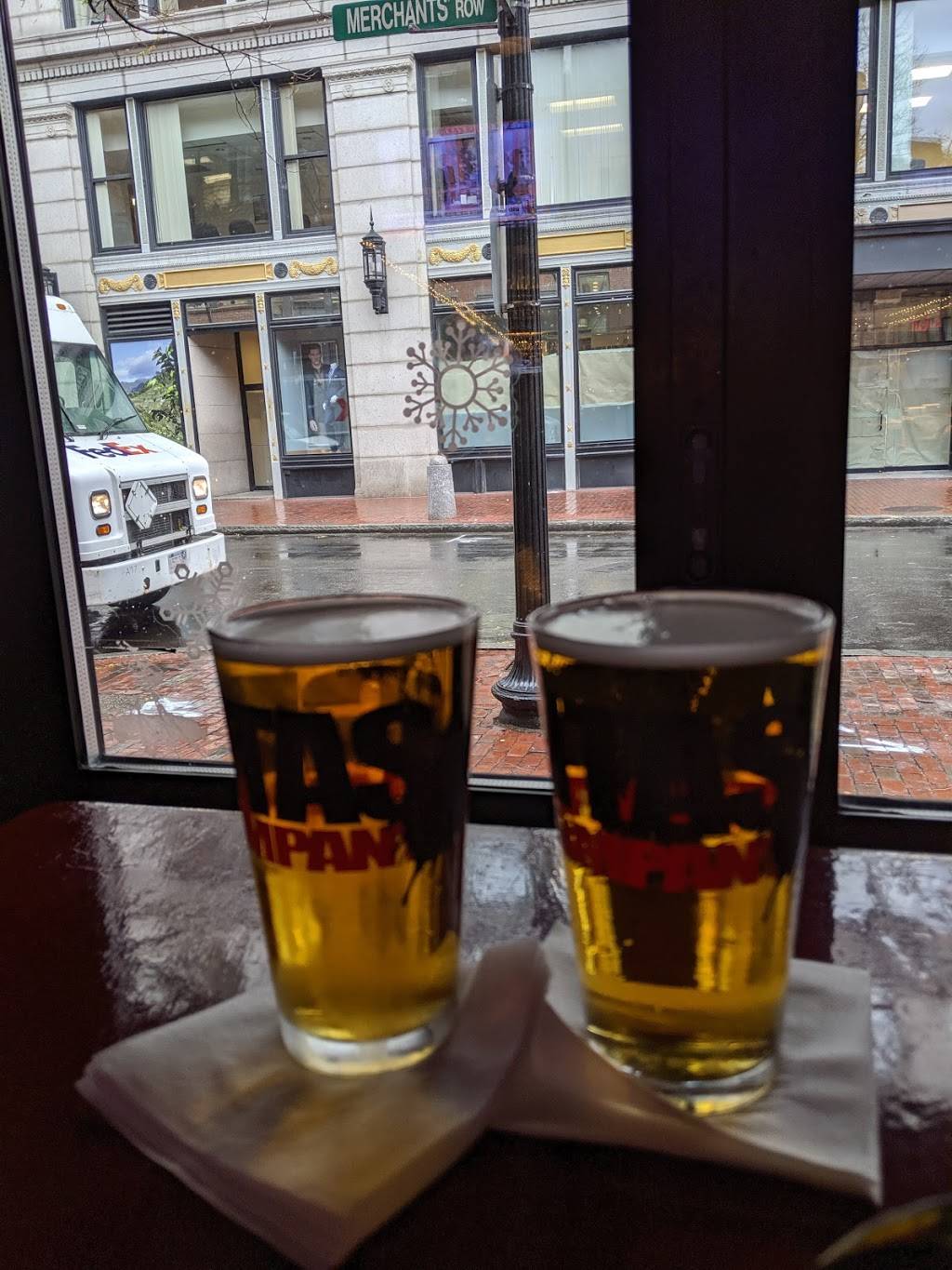 Clarkes at Faneuil Hall | restaurant | 21 Merchants Row, Boston, MA 02109, USA | 6172277800 OR +1 617-227-7800