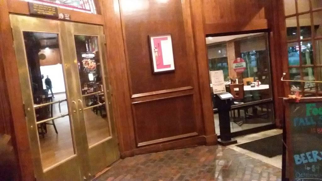 TGI Fridays | restaurant | 796 Lynnhaven Pkwy, Virginia Beach, VA 23452, USA | 7574686818 OR +1 757-468-6818