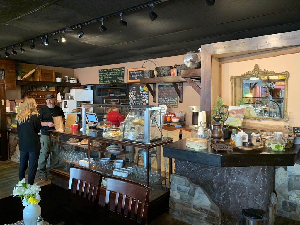 Bourbon Bread & Coffee Saloon | restaurant | 373 E Pine St, Bourbon, MO 65441, USA | 5736680108 OR +1 573-668-0108