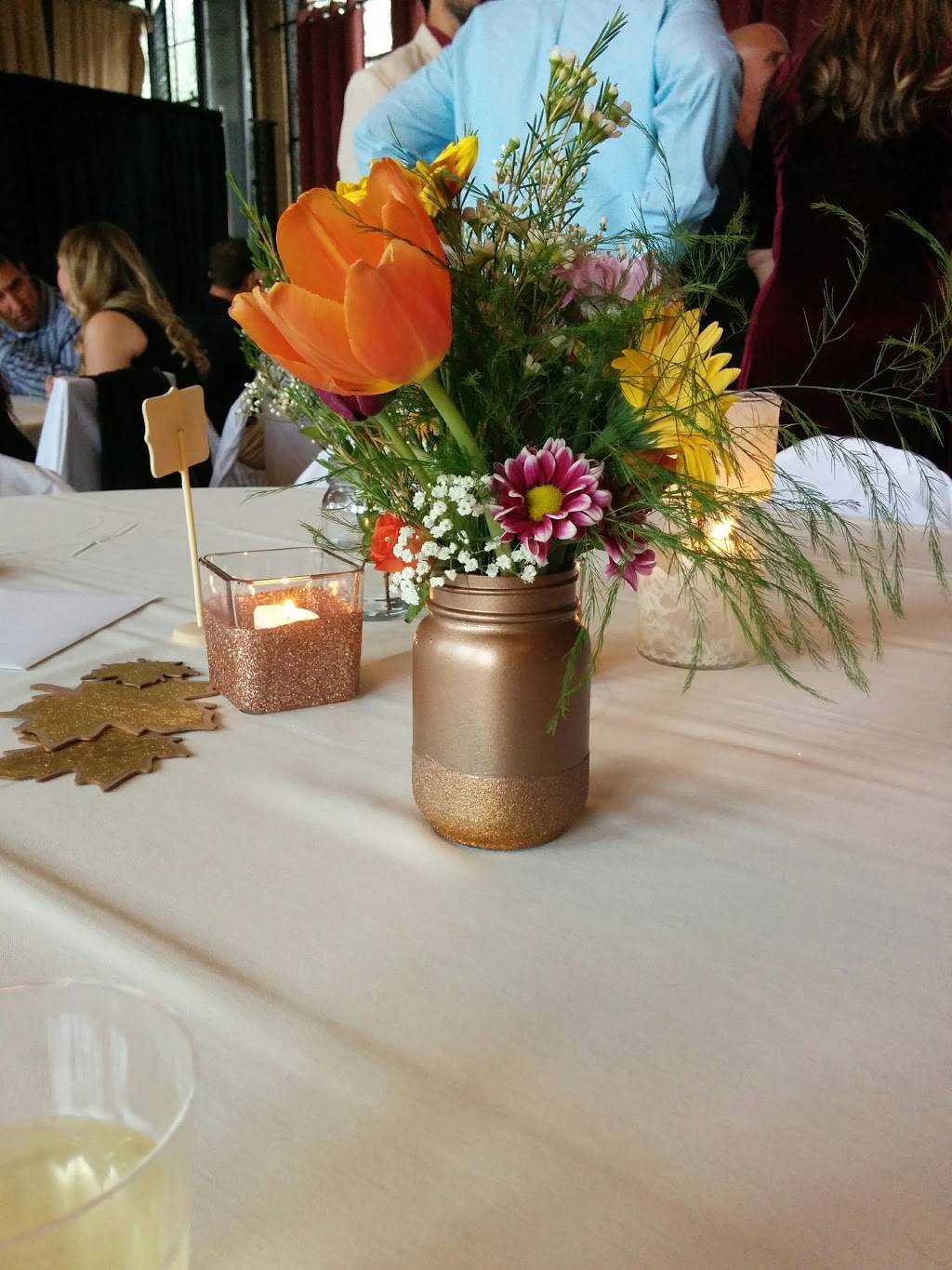 Penn Bistro LLC | restaurant | 615 Penn Ave, New Brighton, PA 15066, USA | 7248437366 OR +1 724-843-7366