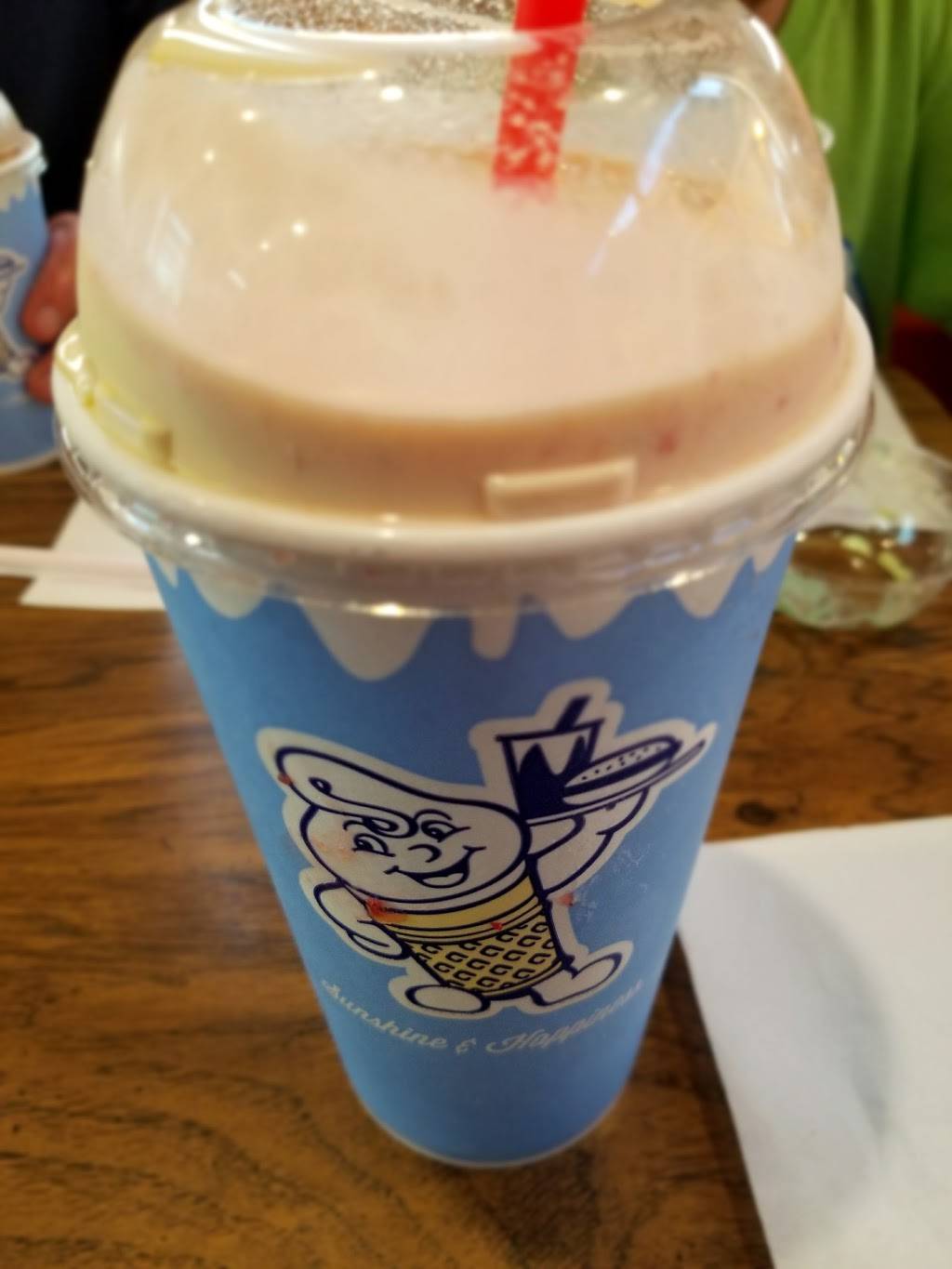 Fosters Freeze | restaurant | 5129 Waring Rd, San Diego, CA 92120, USA | 6195834684 OR +1 619-583-4684