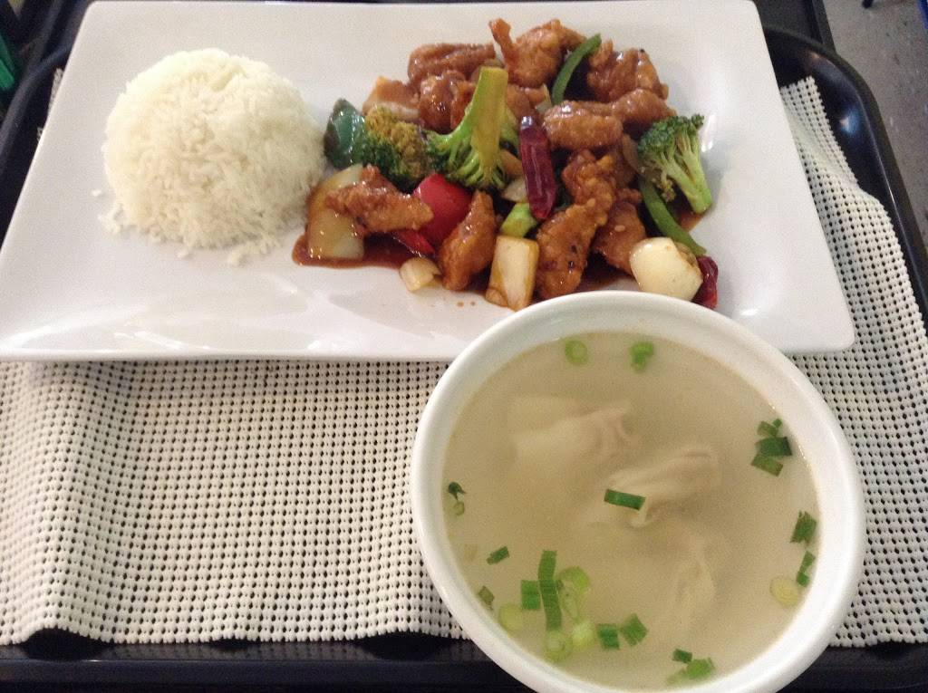 Q-Tea Asian Food & Bubble Tea | cafe | 3211 Sandwich St, Windsor, ON N9C 1A9, Canada | 5192528148 OR +1 519-252-8148