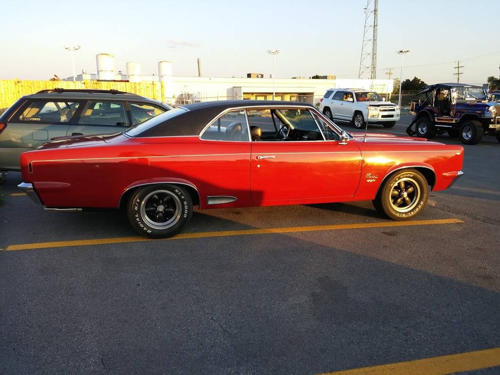 Harveys | restaurant | 8000 Boul Henri-Bourassa E, Montréal, QC H1E 1P2, Canada | 5143546944 OR +1 514-354-6944