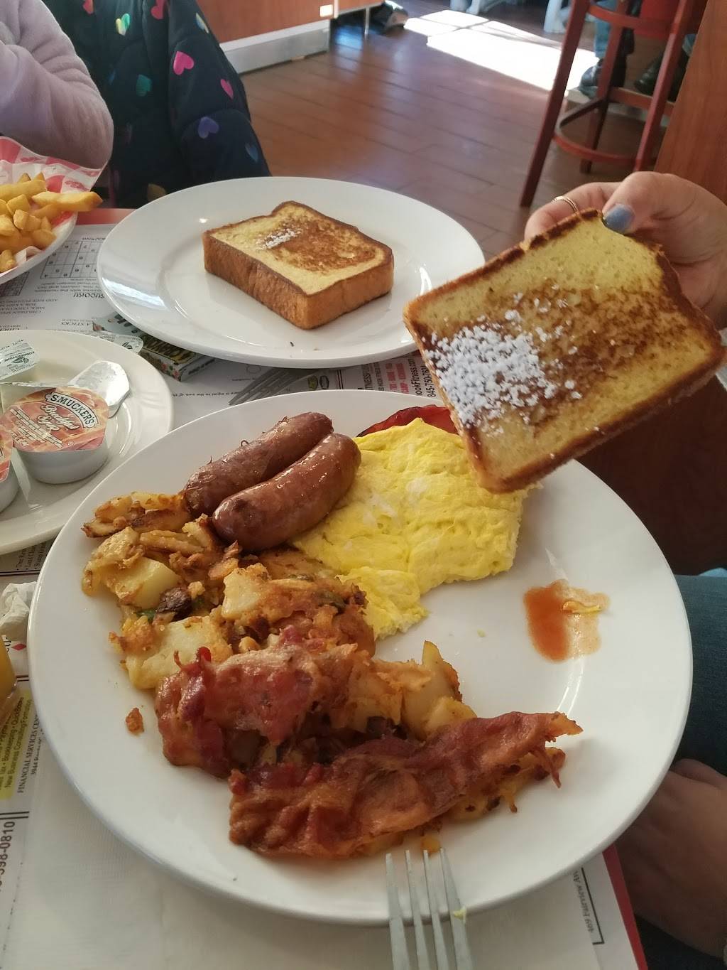 The Red Hook Diner | restaurant | 7329 S Broadway, Red Hook, NY 12571, USA | 8457585000 OR +1 845-758-5000