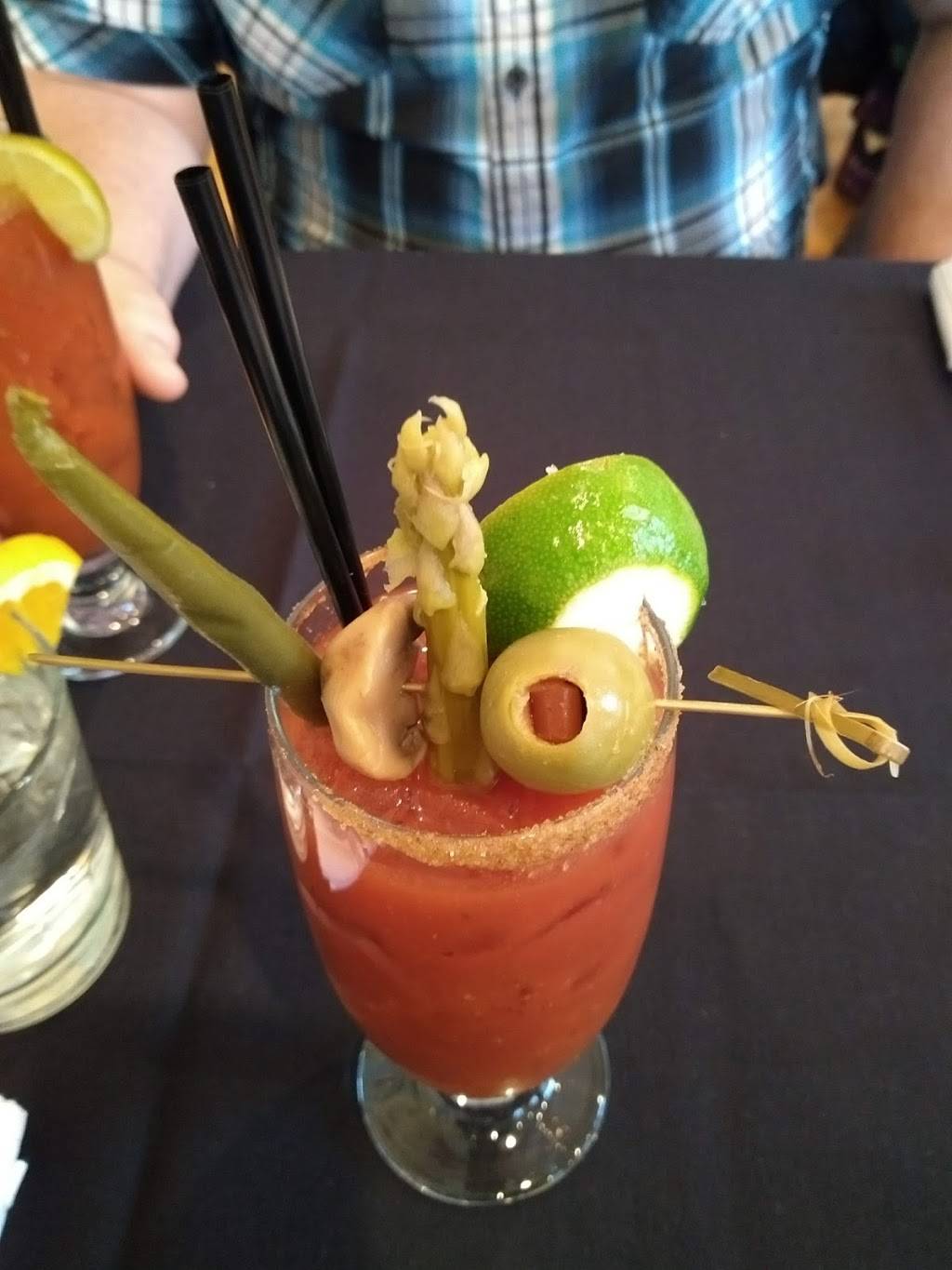 The Red Oak Restaurant | restaurant | 4410 200th Ave, Bristol, WI 53104, USA | 2628578588 OR +1 262-857-8588