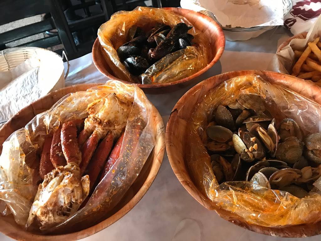 Shaking Crab (Cambridge) | restaurant | 1815 Massachusetts Ave, Cambridge, MA 02140, USA | 8572596147 OR +1 857-259-6147