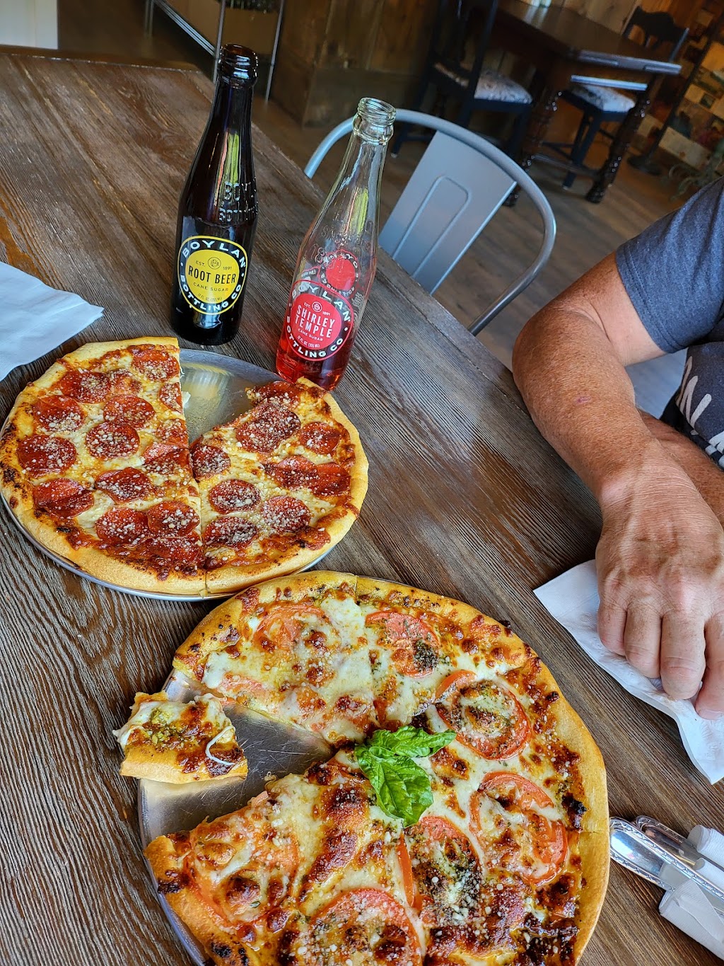 R Newman’s | restaurant | 4241 Mother Lode Dr, Shingle Springs, CA 95682, USA | 5303636138 OR +1 530-363-6138