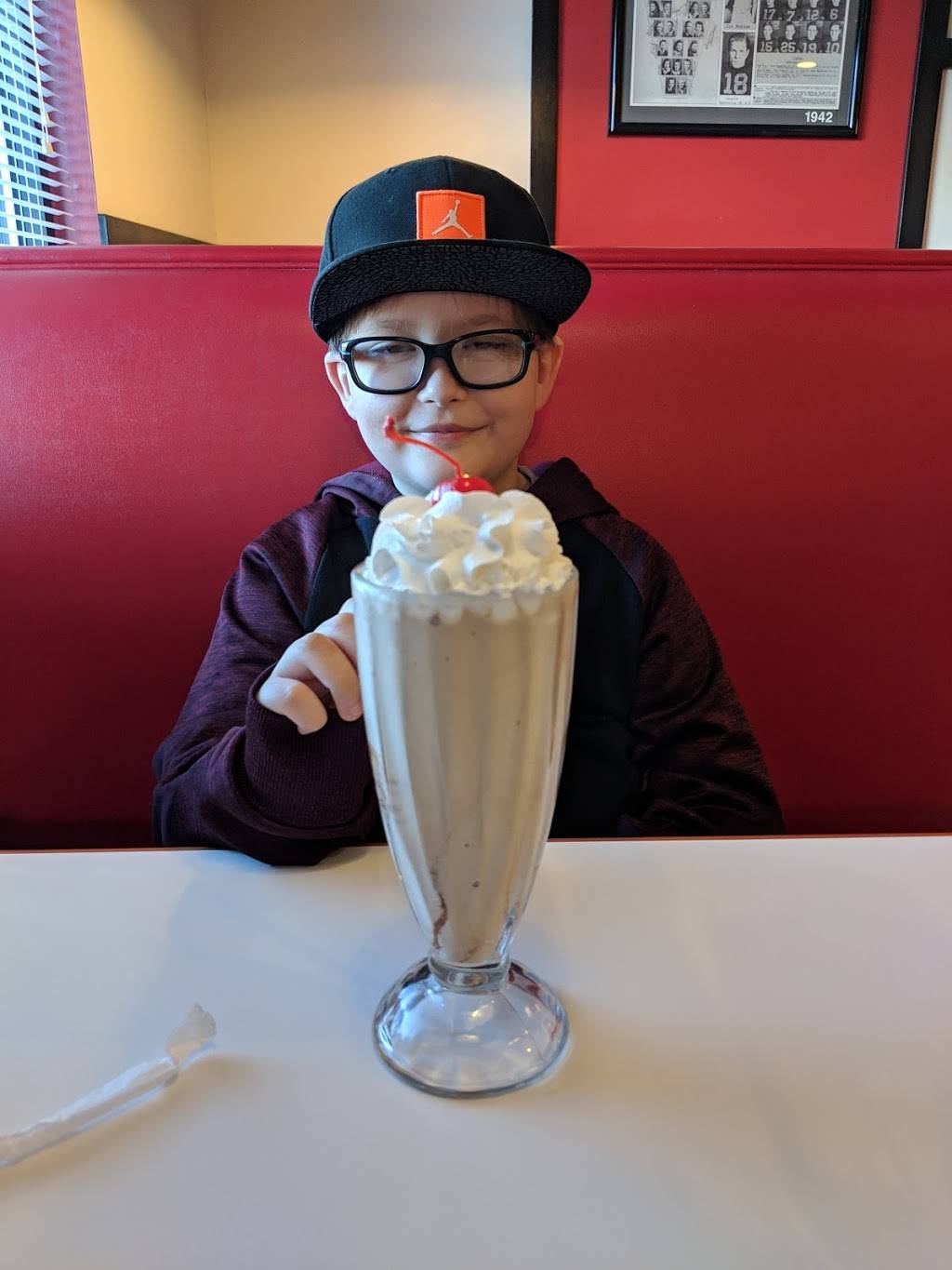 Schoops Hamburgers | restaurant | 151 Deanna Dr A, Lowell, IN 46356, USA | 2196968376 OR +1 219-696-8376