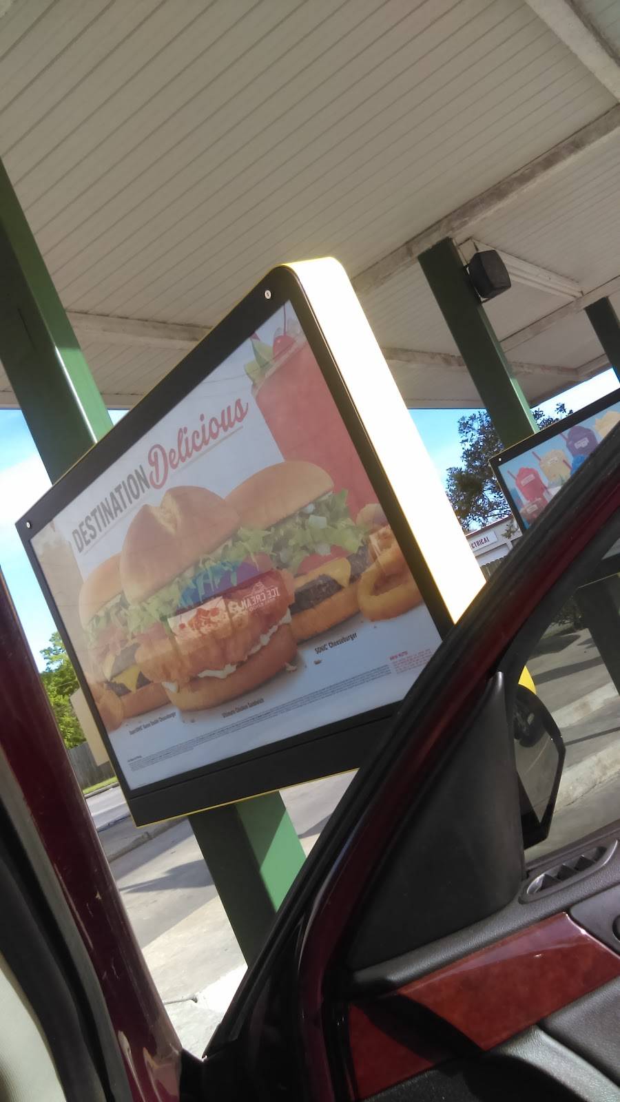 Sonic Drive-In | restaurant | 4100 Texas Ave, La Marque, TX 77568, USA | 4093594458 OR +1 409-359-4458