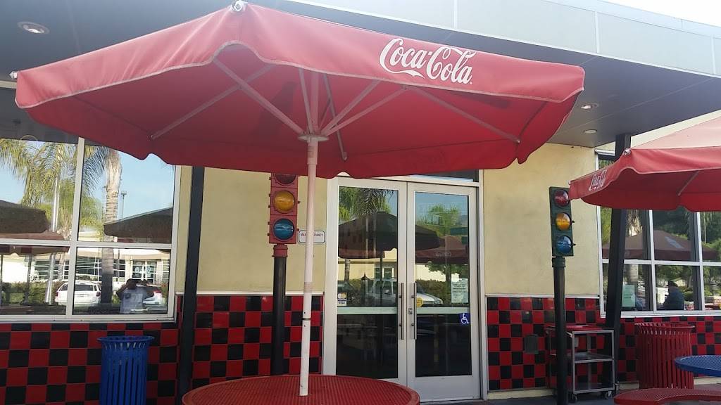 Legends Classic Diner | restaurant | 1155 E Rte 66, Glendora, CA 91740, USA | 6268522700 OR +1 626-852-2700