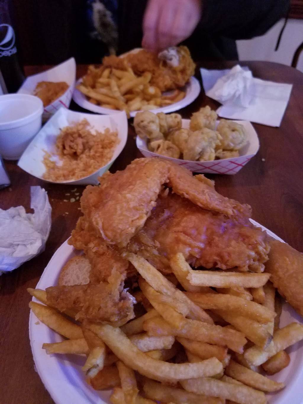 Rips Tavern | restaurant | 311 N Main Ave, Ladd, IL 61329, USA | 8158943051 OR +1 815-894-3051