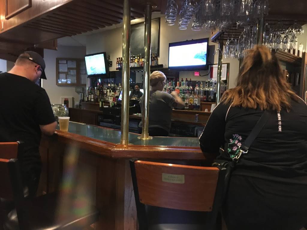 Knights of Columbus | restaurant | 1 Columbus Plaza, Collinsville, IL 62234, USA | 6183451492 OR +1 618-345-1492