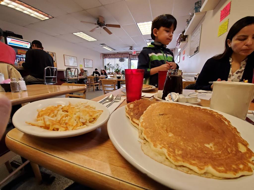 Debbies Restaurant | restaurant | 2620 Valley Pike, Dayton, OH 45404, USA | 9372362220 OR +1 937-236-2220