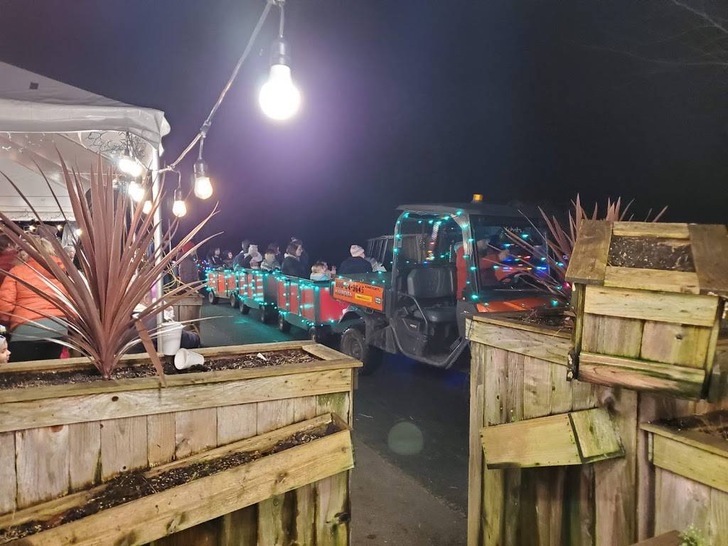 Bleachers Grill At Cedar Crest | restaurant | 6810 84th St NE, Marysville, WA 98270, USA | 3606593388 OR +1 360-659-3388