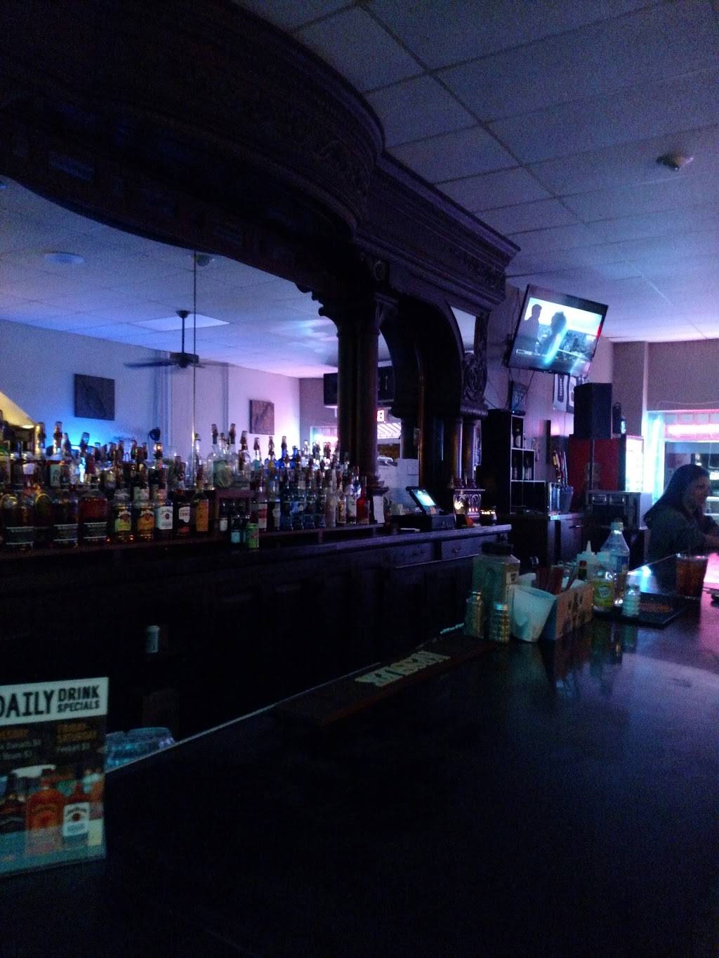 Tavern on the Square | restaurant | 118 S 3rd St, Boonville, IN 47601, USA | 8126414131 OR +1 812-641-4131