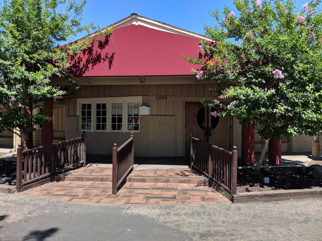 Shangri La China Bistro Restaurant | restaurant | 1300 McHenry Ave, Modesto, CA 95350, USA | 2095297968 OR +1 209-529-7968