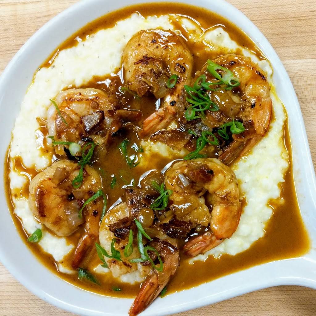 The Farm House Diner | restaurant | 2303 E Washington St, Bloomington, IL 61704, USA | 3096620186 OR +1 309-662-0186